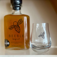 Load image into Gallery viewer, Beeble etched dram glass
