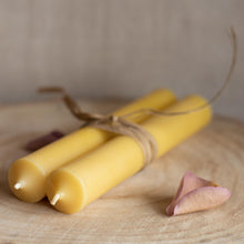 Load image into Gallery viewer, Natural beeswax dinner candles
