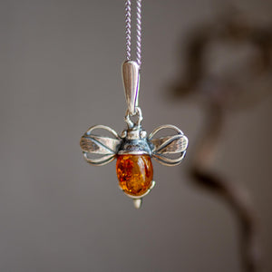 Bumble Bee Necklace in Silver and Amber - Henryka