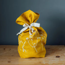Load image into Gallery viewer, Linen Bread Bag - Helen Round
