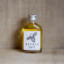 Load image into Gallery viewer, Beeble Honey Spirit Drink made with Whisky

