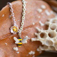 Load image into Gallery viewer, Single Bee and Daisy Bracelet - Jess Withington
