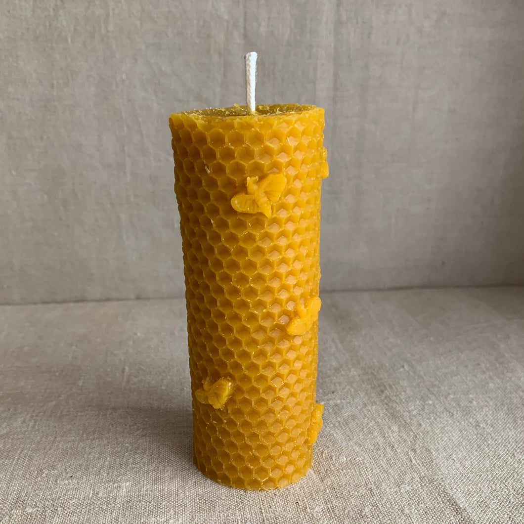 Honeycomb pillar candle