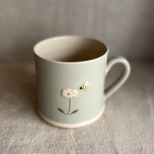 Load image into Gallery viewer, Hogben Pottery Mug - Bee and Daisy
