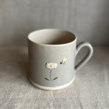 Load image into Gallery viewer, Hogben Pottery Mug - Bee and Daisy
